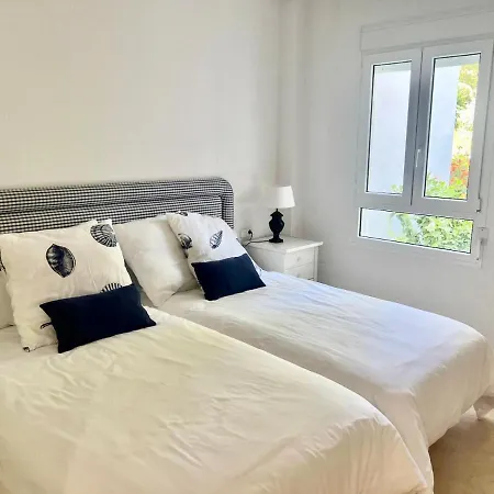 Apartamento Monteros Palm Beach, Private Garden, Front Marbella