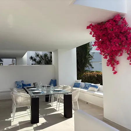Apartamento Monteros Palm Beach, Private Garden, Front *